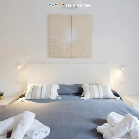 Midtown, Terre Marine بيت ضيافة