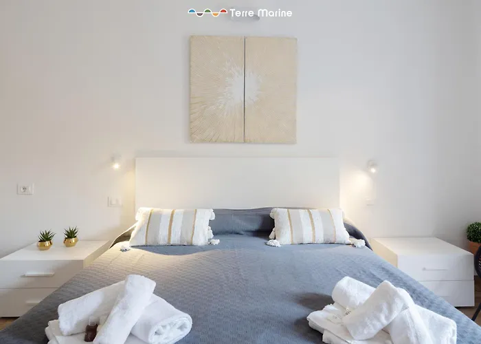 Midtown, Terre Marine بيت ضيافة